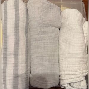 Set of White and Gray Muslin Swaddle Blankets